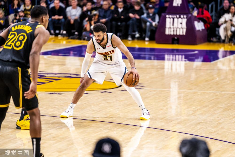 牢牢把握在 牢牢把握在