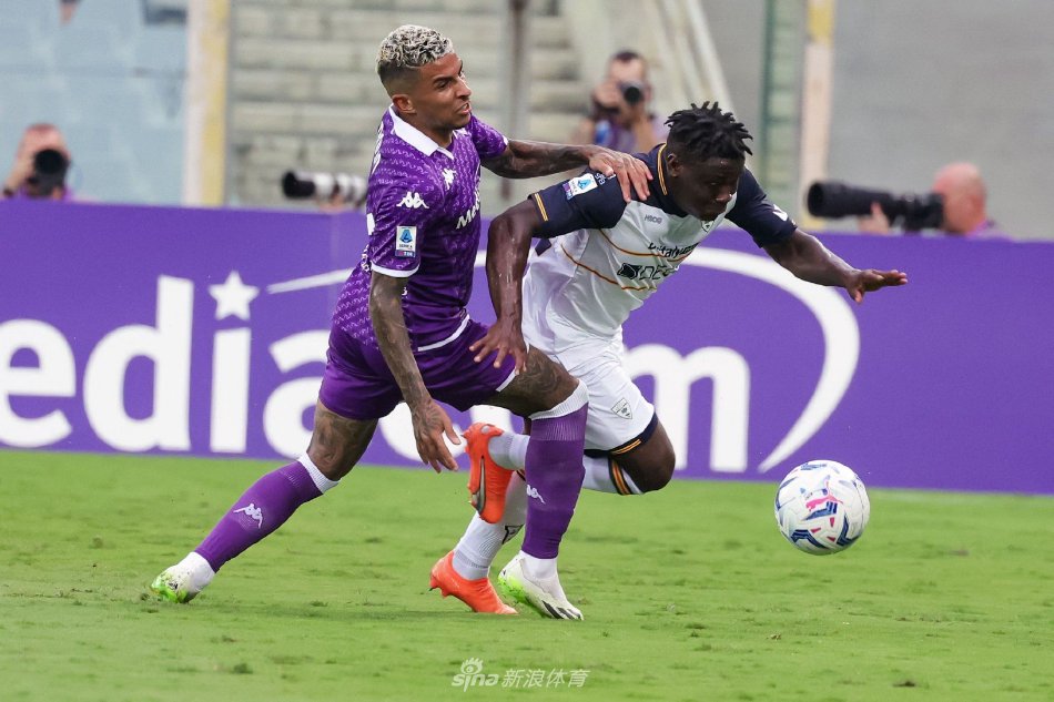 伍能帮助他 伍能帮助他