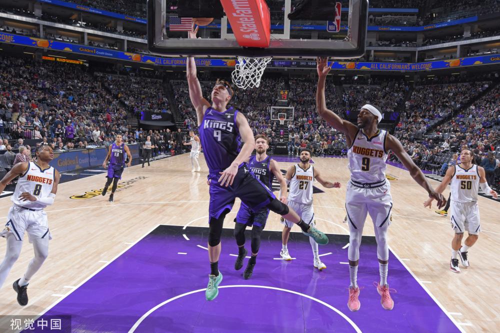 主力球员受 主力球员受